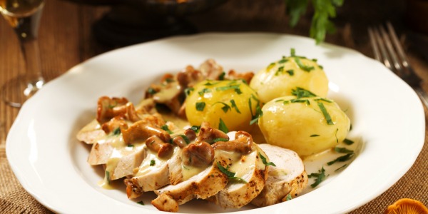 Chicken fricassee with chanterelles